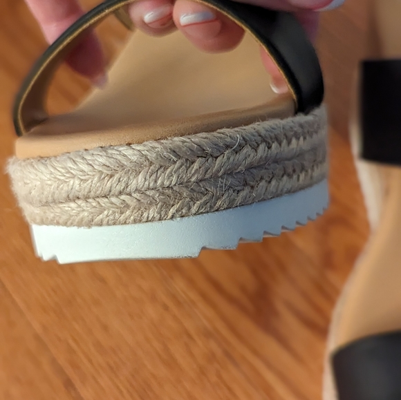 DV by Dolce Vita Emara Double Band Wedges - Picture 9 of 11